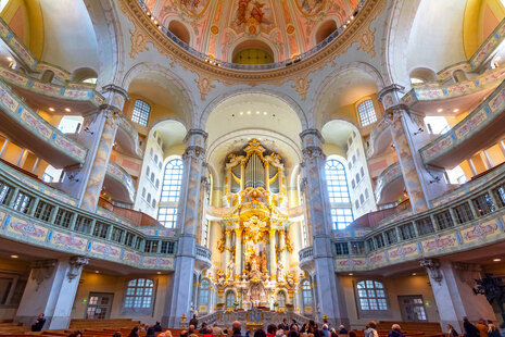 Die Frauenkirche in Dresden von innen. 